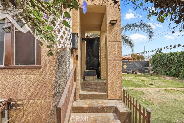 Detail Gallery Image 17 of 27 For 1159 W 54th St, Los Angeles,  CA 90037 - – Beds | – Baths