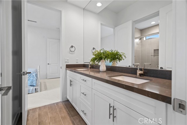 49865 Crescent Psge, Palm Desert CA: https://media.crmls.org/medias/81eadf44-c5c1-4384-a0d8-4c1c98097625.jpg