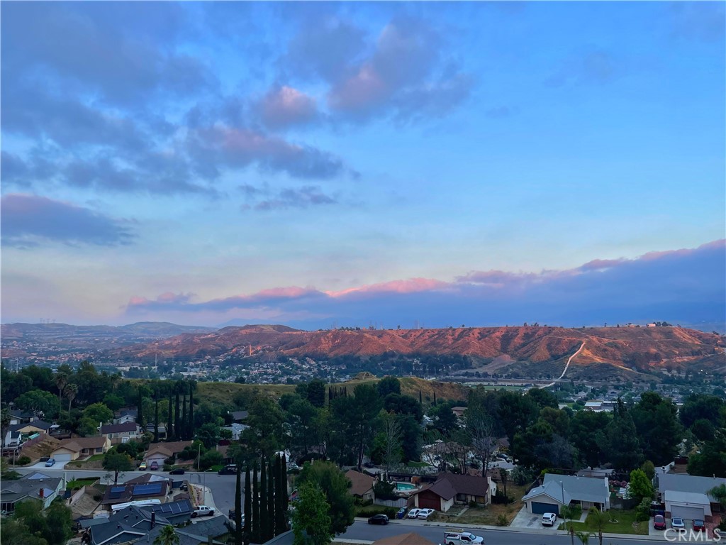 https://media.crmls.org/medias/81eb8482-9e11-4ee0-b986-5b54ecc4fa0b.jpg?preset=X-Large