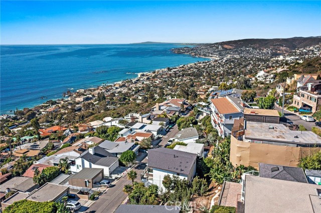 Detail Gallery Image 2 of 42 For 2590 Juanita Way, Laguna Beach,  CA 92651 - 3 Beds | 2/1 Baths