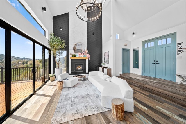 791 Cypress Road, Cedar Glen CA: https://media.crmls.org/medias/81ec3431-4571-4da0-8487-8d9808ba027d.jpg