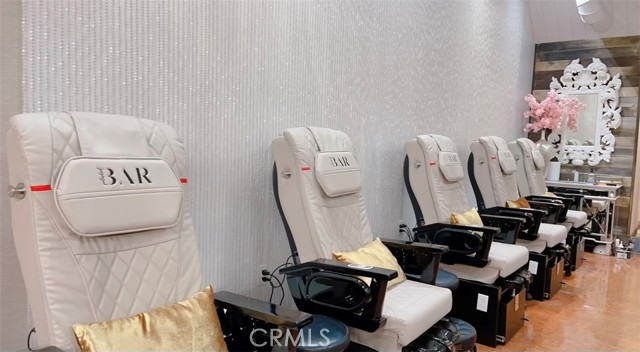 2139 N Tustin Street, Orange CA: https://media.crmls.org/medias/81ec3bc0-cbd7-476a-8a9a-15d9ffda4ed1.jpg
