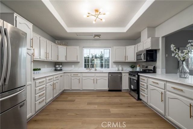 Detail Gallery Image 10 of 45 For 1006 W Pottery Street, Lake Elsinore,  CA 92530 - 4 Beds | 3/1 Baths