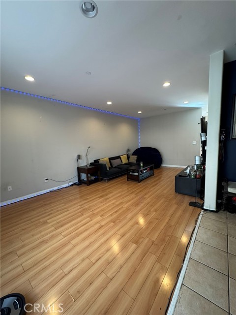 Detail Gallery Image 8 of 30 For 12375 Osborne Place #07,  Pacoima,  CA 91331 - 3 Beds | 3 Baths