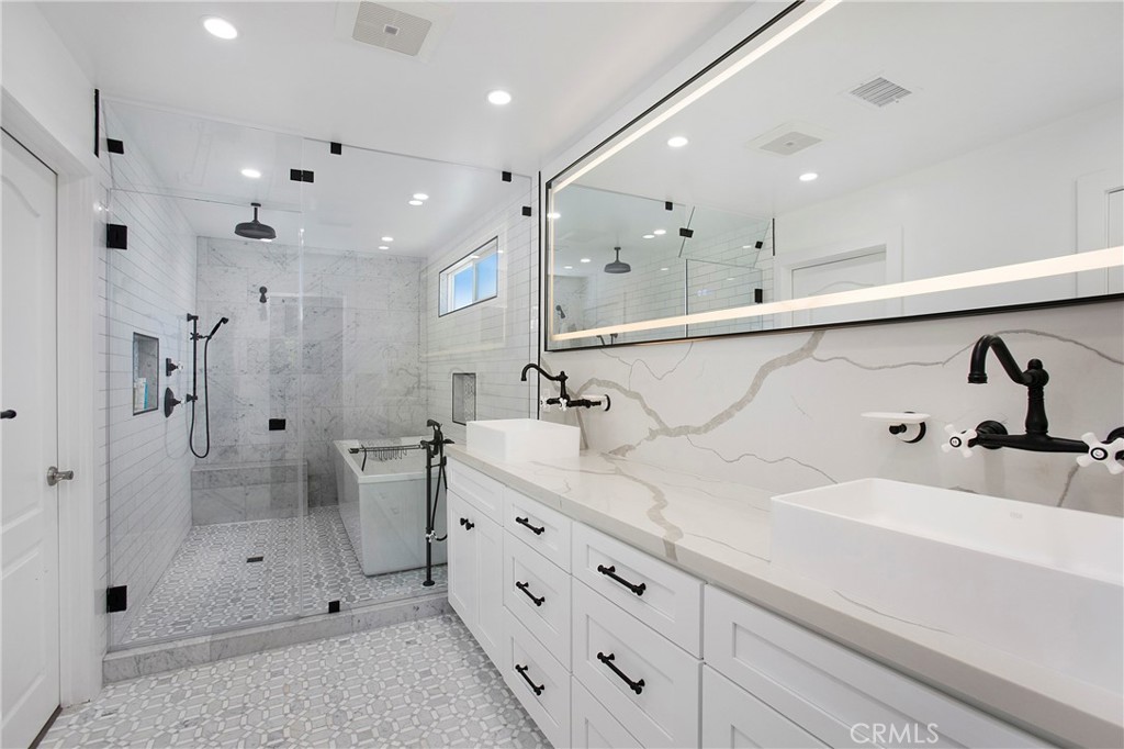 MLS #OC25163421 img 33