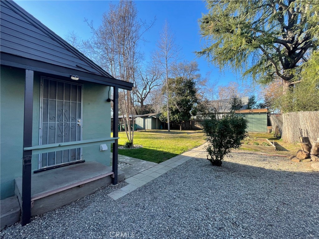 228 W 8th Avenue