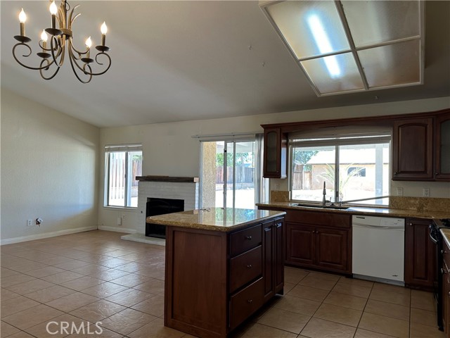 Detail Gallery Image 4 of 15 For 11526 Low Chaparral Dr, Victorville,  CA 92392 - 3 Beds | 2 Baths