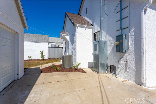 Detail Gallery Image 37 of 43 For 1116 W 80th St, Los Angeles,  CA 90044 - 3 Beds | 2 Baths