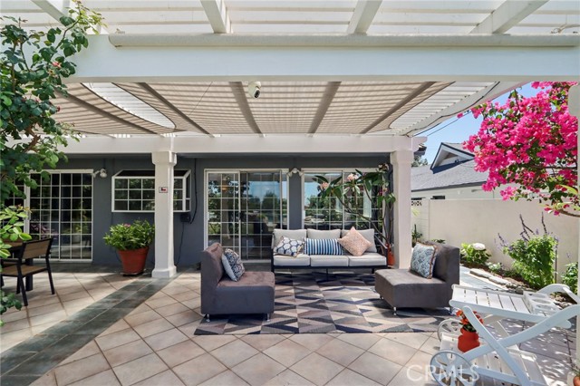 Detail Gallery Image 27 of 42 For 12131 Woodley Ave, Granada Hills,  CA 91344 - 4 Beds | 2/1 Baths
