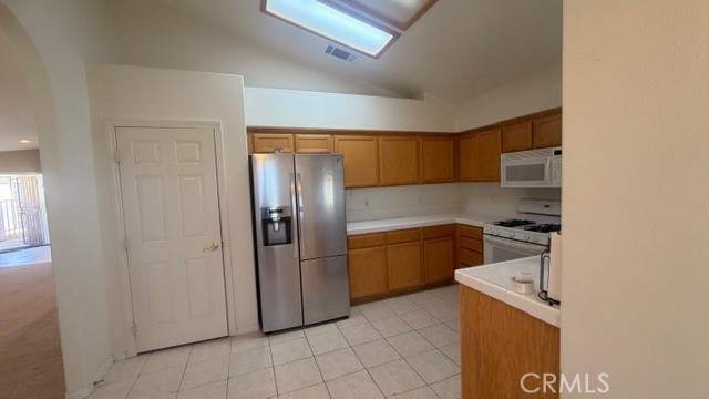 Detail Gallery Image 8 of 28 For 11220 Country Club Dr, Apple Valley,  CA 92308 - 2 Beds | 2 Baths