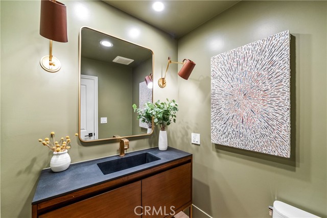 9 Jasmine Creek Dr, Corona del Mar CA: https://media.crmls.org/medias/81ee025a-8372-4485-aa92-ce4312020526.jpg
