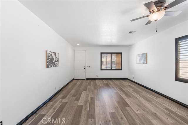 3429 Gemstone Avenue, Rosamond CA: https://media.crmls.org/medias/81ee74c9-928d-40f9-848b-3772288735f5.jpg