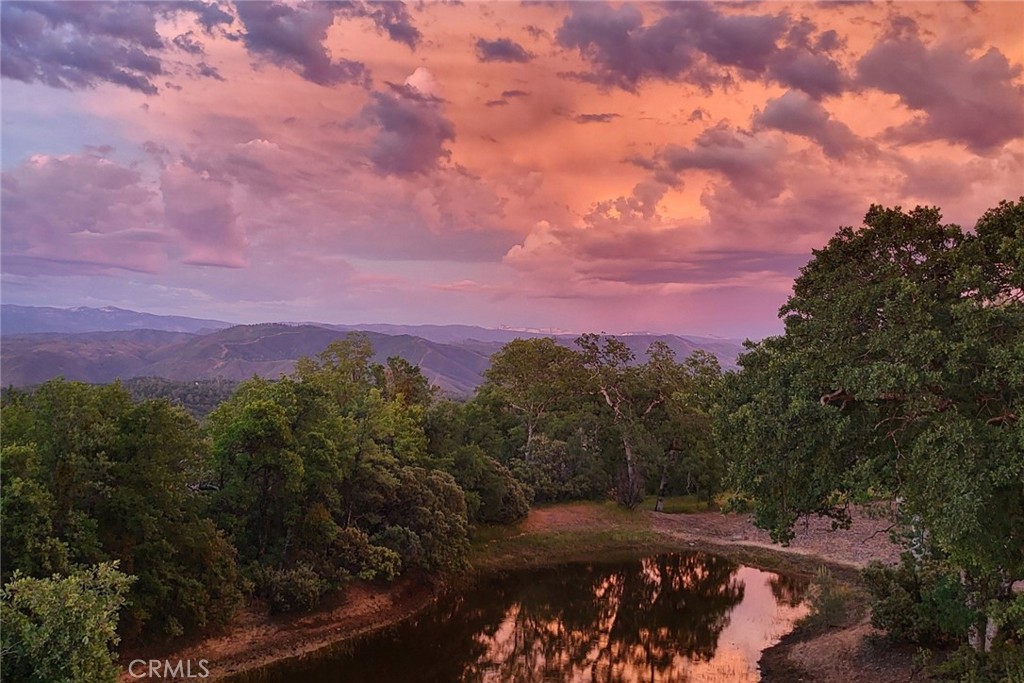 https://media.crmls.org/medias/81eebc43-9dfd-42f2-877a-e5af8dcd2147.jpg?preset=X-Large