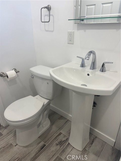 Detail Gallery Image 8 of 11 For 323 E Olive Ave #B,  Monrovia,  CA 91016 - 2 Beds | 2 Baths