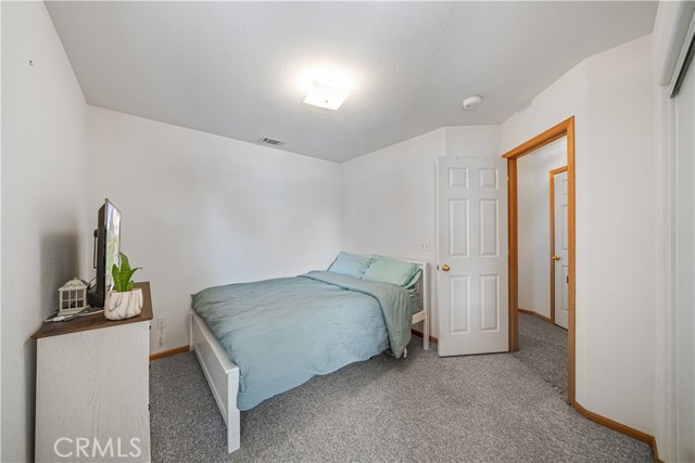 12994 High Vista st, Victorville CA: https://media.crmls.org/medias/81ef8b5e-fe86-4e86-b299-d31a59815c87.jpg