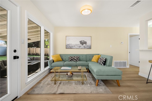 Detail Gallery Image 7 of 28 For 2306 Carfax, Long Beach,  CA 90815 - 3 Beds | 2 Baths