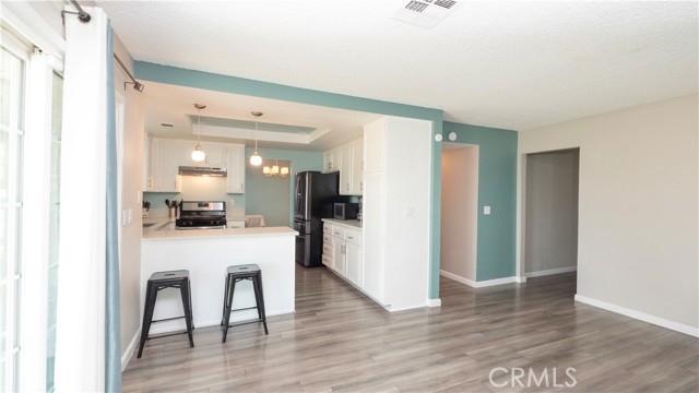 Detail Gallery Image 15 of 21 For 1621 W Newgrove St, Lancaster,  CA 93534 - 4 Beds | 2/1 Baths