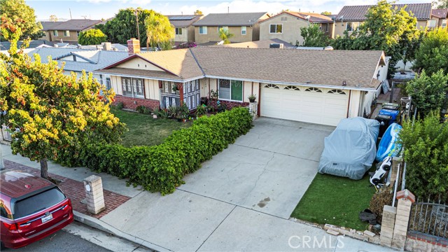 Detail Gallery Image 2 of 24 For 9689 Kewen Avenue, Pacoima,  CA 91331 - 4 Beds | 2 Baths