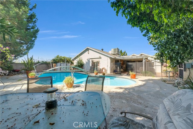 6765 Jadeite Avenue, Rancho Cucamonga CA: https://media.crmls.org/medias/81f0358e-667a-4395-b706-8981db3a5975.jpg