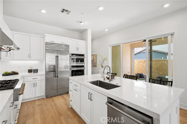 113 Bosal, Irvine CA: https://media.crmls.org/medias/81f042e4-7384-4a4e-a5c1-887586d0a5fb.jpg