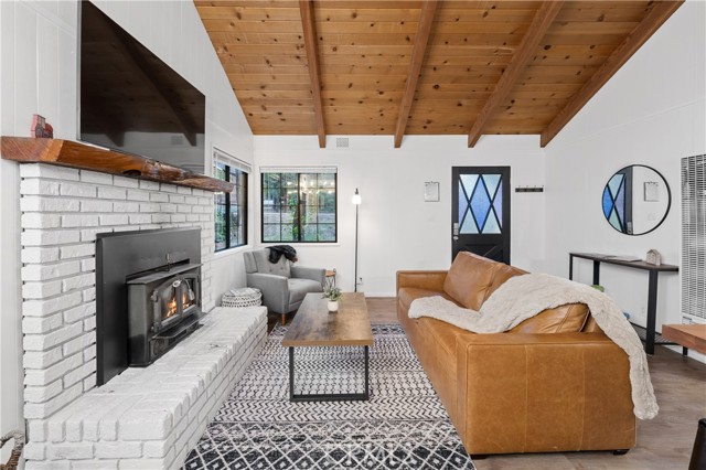 Detail Gallery Image 7 of 38 For 42540 Cedar Ave, Big Bear Lake,  CA 92315 - 2 Beds | 1 Baths