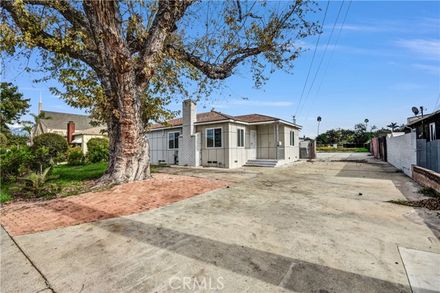 Detail Gallery Image 3 of 32 For 12811 Oaks Avenue, Chino,  CA 91710 - 6 Beds | 3 Baths