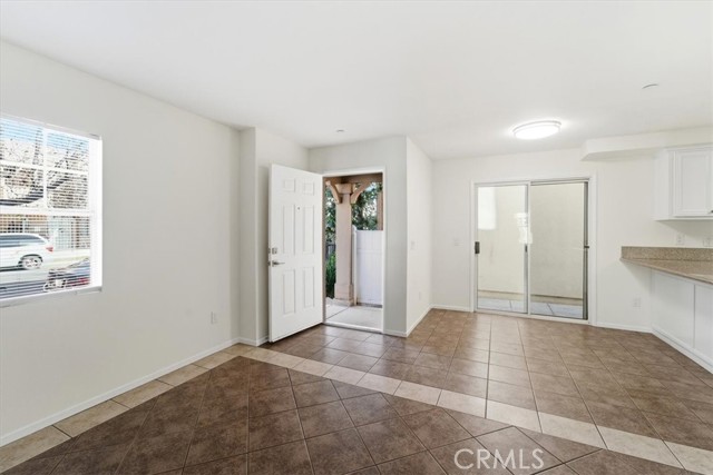 Detail Gallery Image 4 of 33 For 15150 Rayen St, North Hills,  CA 91343 - 3 Beds | 3 Baths