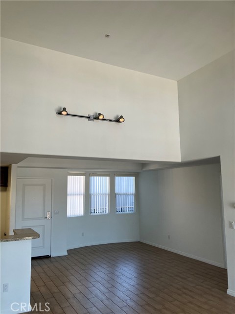 Detail Gallery Image 15 of 17 For 11925 Kling St #210,  Valley Village,  CA 91607 - 2 Beds | 2 Baths