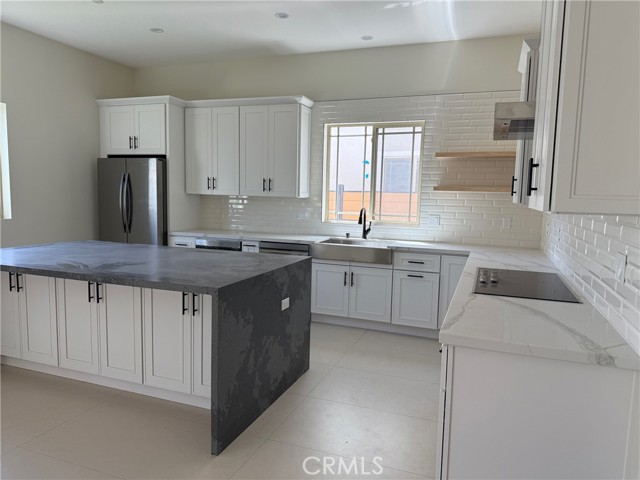10347 Mapledale Street, Bellflower CA: https://media.crmls.org/medias/81f1ab59-7a79-47bd-a8cd-b617d90f162c.jpg