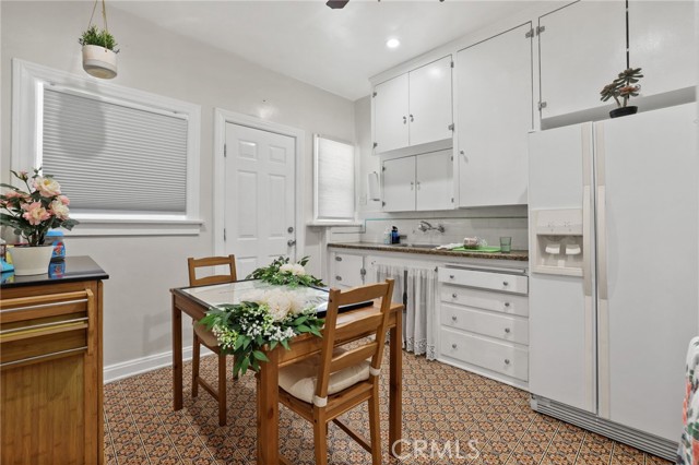 932 Coronado Avenue, Long Beach CA: https://media.crmls.org/medias/81f2947d-3040-4e4e-97e1-409ac0b95c86.jpg