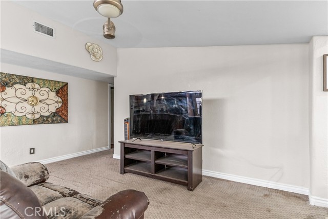 Detail Gallery Image 11 of 44 For 10930 Groveland Ave, Whittier,  CA 90603 - 5 Beds | 2 Baths