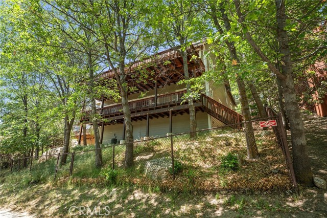 765 Del Norte Lane, Lake Arrowhead CA: https://media.crmls.org/medias/81f3cae1-66bb-4969-aaea-b9c812d07d0e.jpg