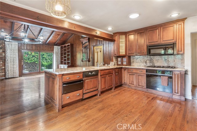 2322 W 156th Street, Gardena CA: https://media.crmls.org/medias/81f3ec5b-b56f-4161-ade6-0eac681855eb.jpg