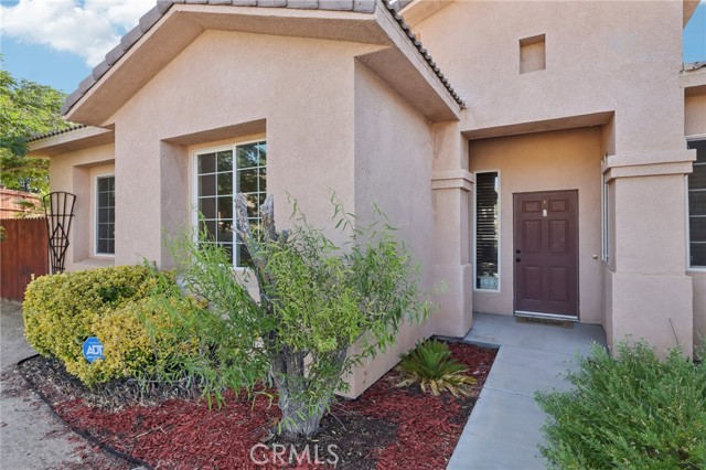 Detail Gallery Image 4 of 59 For 7625 San Remo Trl, Yucca Valley,  CA 92284 - 4 Beds | 3 Baths