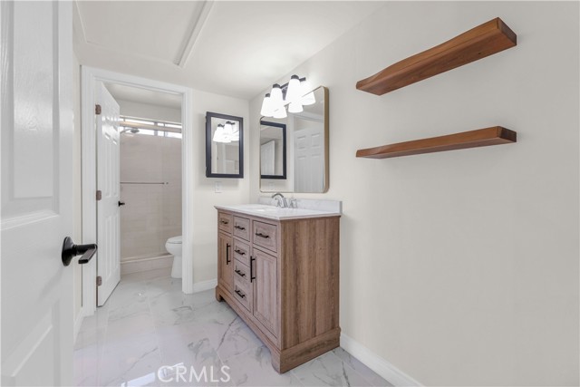 Image 23 of 31 For 532 Rossmore Avenue 411