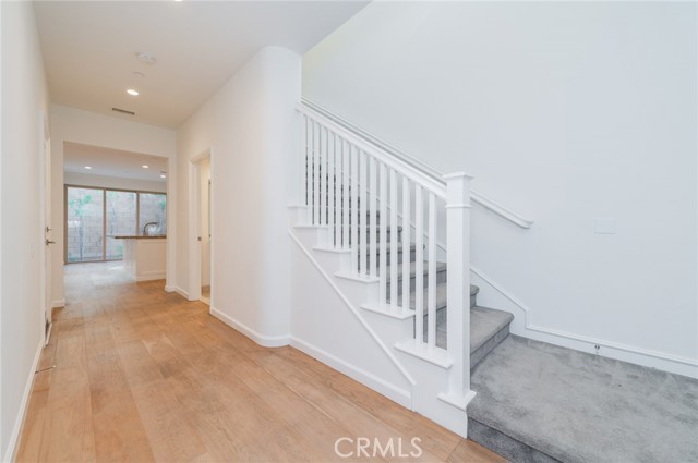 Detail Gallery Image 2 of 25 For 103 Tidal, Irvine,  CA 92620 - 3 Beds | 2/1 Baths