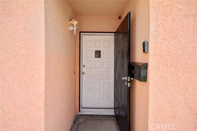 1124 W 123rd Street, Los Angeles CA: https://media.crmls.org/medias/81f6be9b-8eb8-44f9-8cd1-898e5ec8ce38.jpg