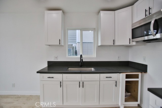 11114 Willowbrook Avenue, Los Angeles CA: https://media.crmls.org/medias/81f6efb1-b751-4e5f-861a-d8b857149ab2.jpg