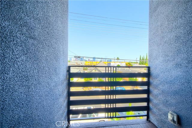 1423 New Hampshire Avenue, Los Angeles CA: https://media.crmls.org/medias/81f70664-5707-40f6-a7c1-32b111aea261.jpg