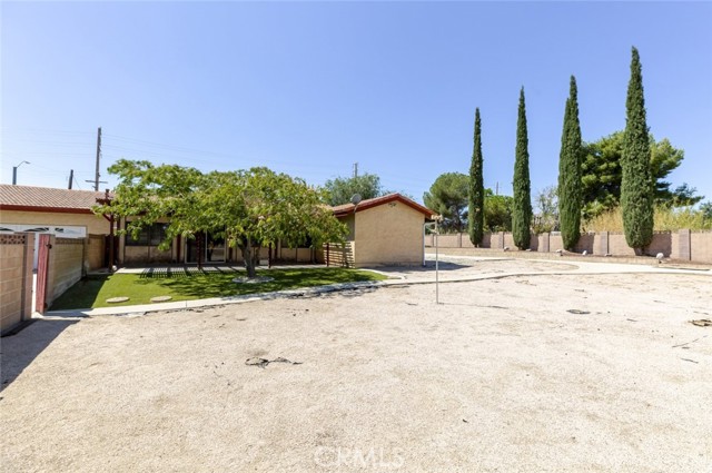 4507 W Avenue N, Lancaster CA: https://media.crmls.org/medias/81f74969-2942-4f5f-a08f-6003615bcfb1.jpg
