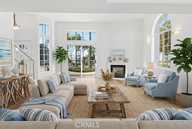 Detail Gallery Image 6 of 36 For 200 N Catalina Ave #F,  Redondo Beach,  CA 90277 - 3 Beds | 3 Baths