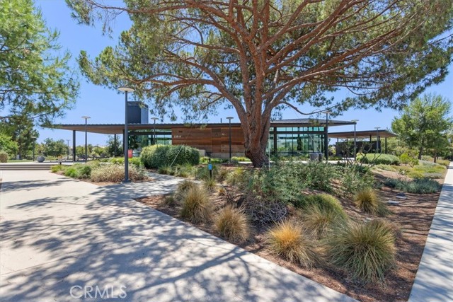 352 Merit, Irvine CA: https://media.crmls.org/medias/81f7fd87-00da-4a2f-8601-a575eb2aa8a6.jpg