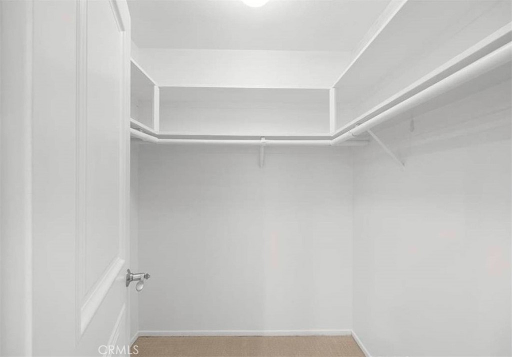 https://media.crmls.org/medias/81f81000-d65d-4ded-b129-016c267dbead.jpg?preset=X-Large