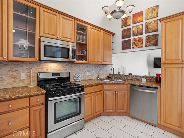 Detail Gallery Image 16 of 47 For 1121 E Wilson Ave #7,  Glendale,  CA 91206 - 3 Beds | 2/1 Baths