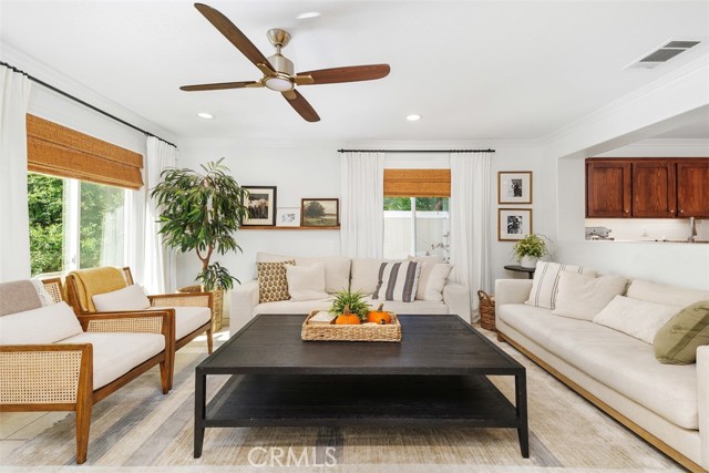 Detail Gallery Image 11 of 31 For 342 Selkirk Drive, Corona,  CA 92881 - 4 Beds | 2/1 Baths