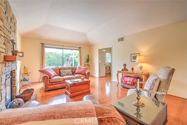 Detail Gallery Image 16 of 45 For 2132 Sunrise Cir, Upland,  CA 91784 - 3 Beds | 2 Baths