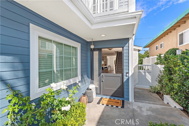 Dutch door brings the fresh ocean air in while listening to the soothing water fountain.