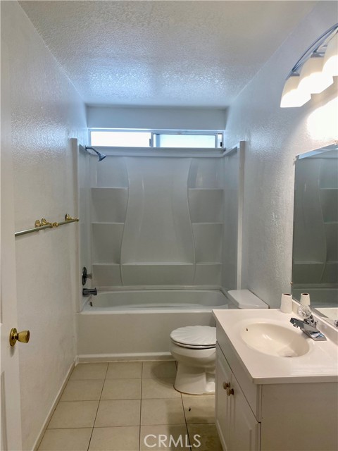 Detail Gallery Image 18 of 23 For 16840 Mackennas Gold Ave, Palmdale,  CA 93591 - 4 Beds | 2 Baths