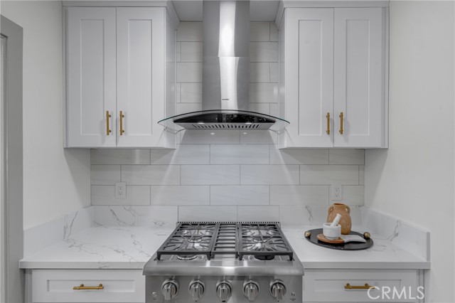 314 N Jackson Street, Santa Ana CA: https://media.crmls.org/medias/81f8ad5c-bae2-4be8-8e8e-29b34f8fd3c3.jpg