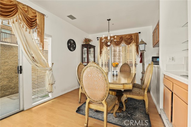 Detail Gallery Image 8 of 31 For 8755 Cedar St, Bellflower,  CA 90706 - 3 Beds | 2/1 Baths